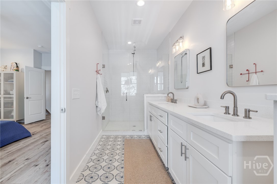1135 E Park Avenue Property Photo 19