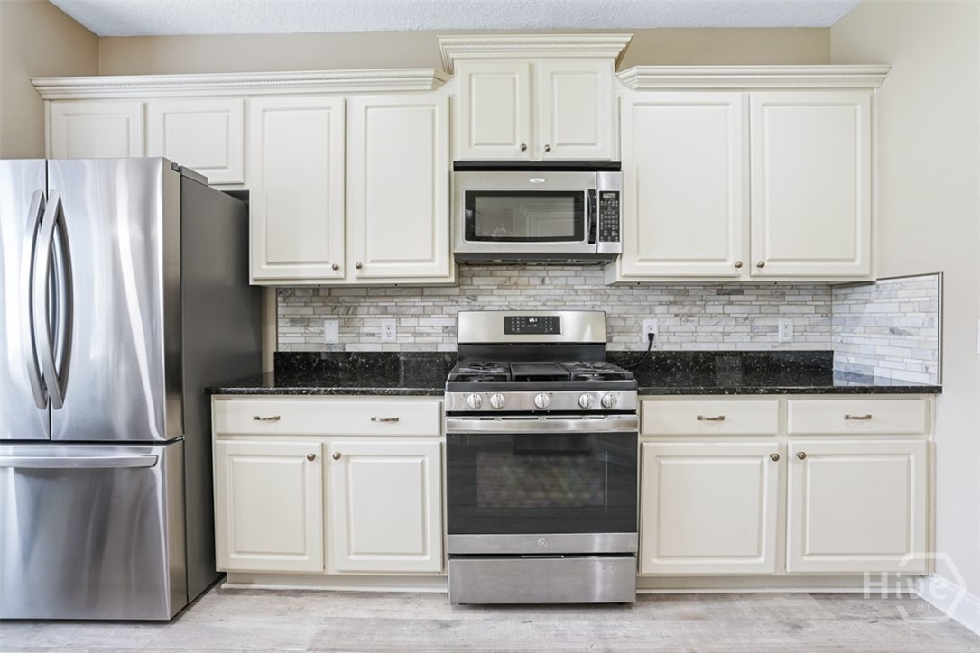 300 Brighton Woods Drive Property Photo 13