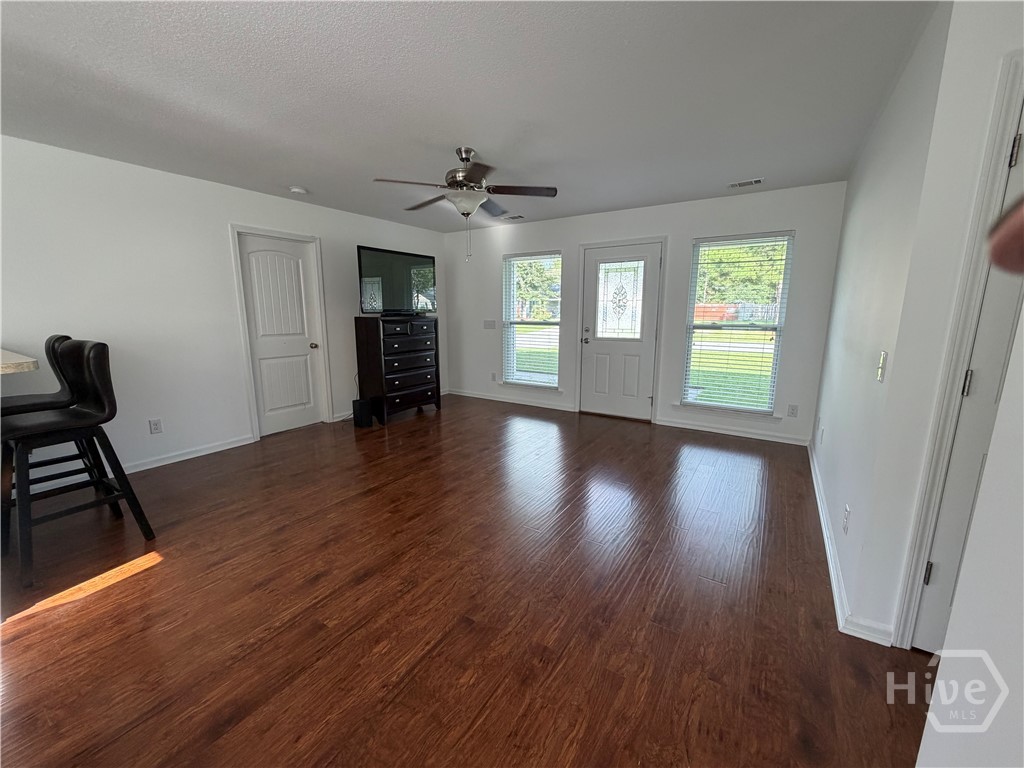 284 Barrister Circle Property Photo 6