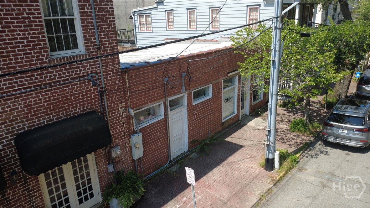 305 W Harris Street Property Photo 3