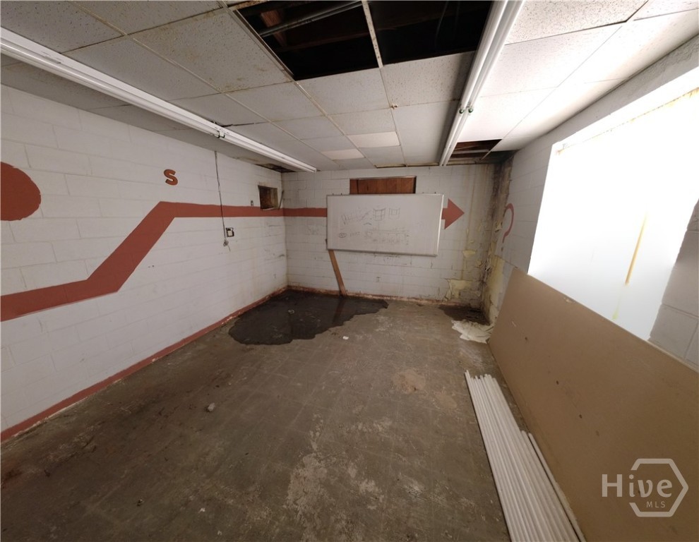 215 E Congress Street Property Photo 9