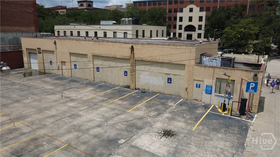 215 E Congress Street Property Photo 21