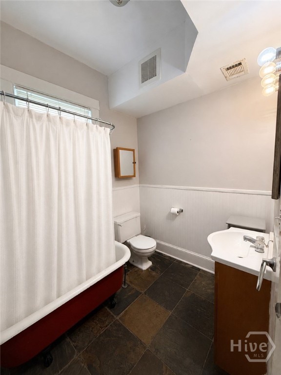 530 E 35th Street A Property Photo 6