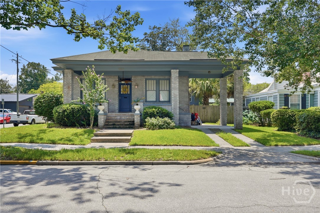 1323 E 48th Street Property Photo