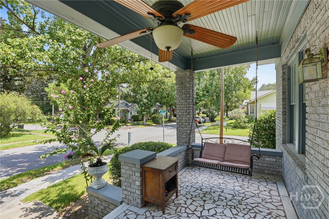 1323 E 48th Street Property Photo 5
