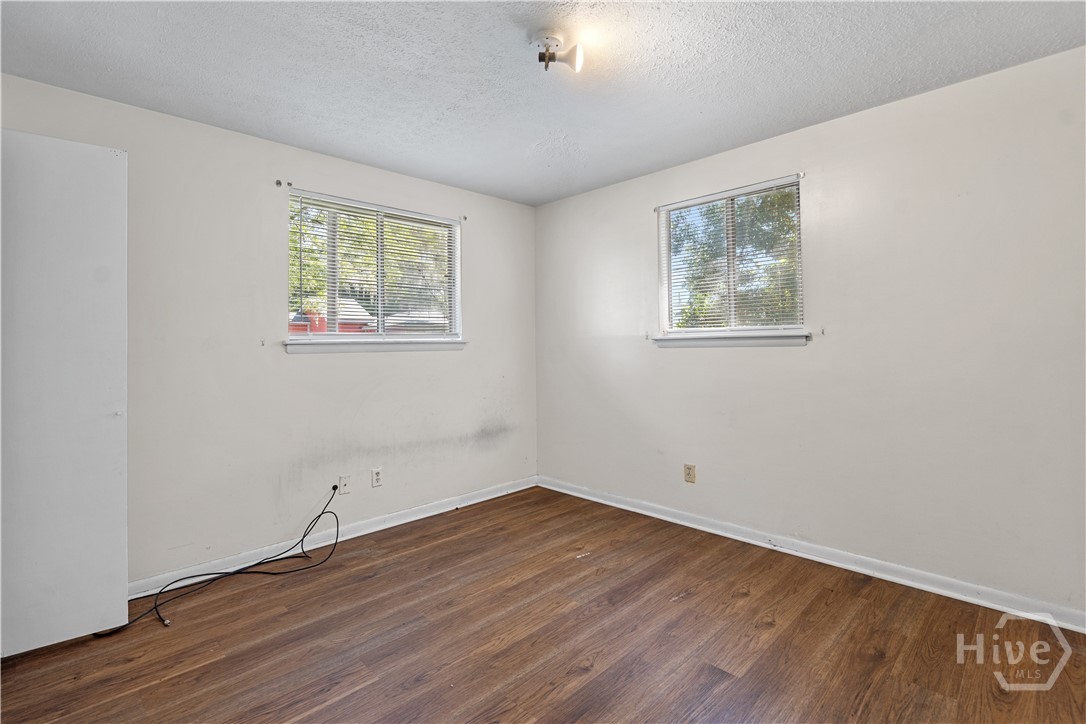 1135 Collins Street Property Photo 15