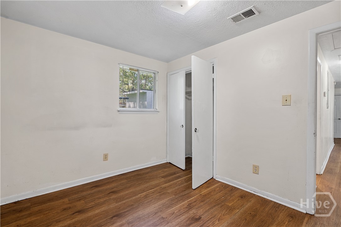 1135 Collins Street Property Photo 19