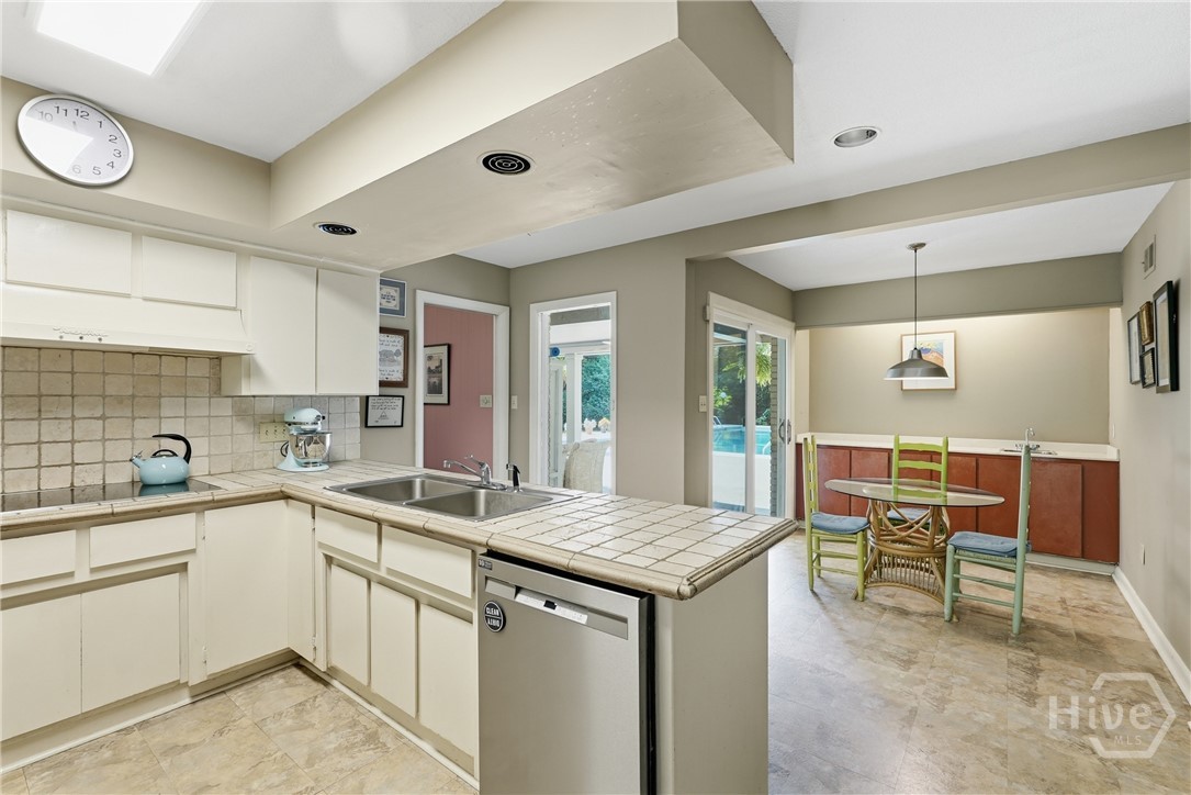207 Devonshire Road Property Photo 12
