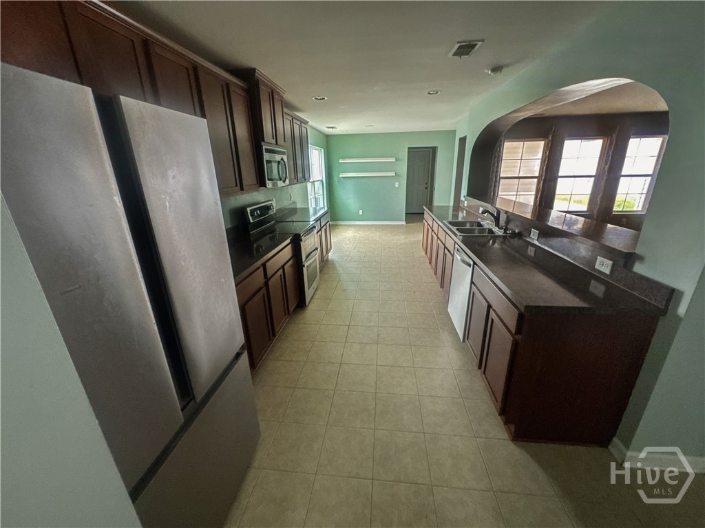 36 Central Park Way Property Photo 7