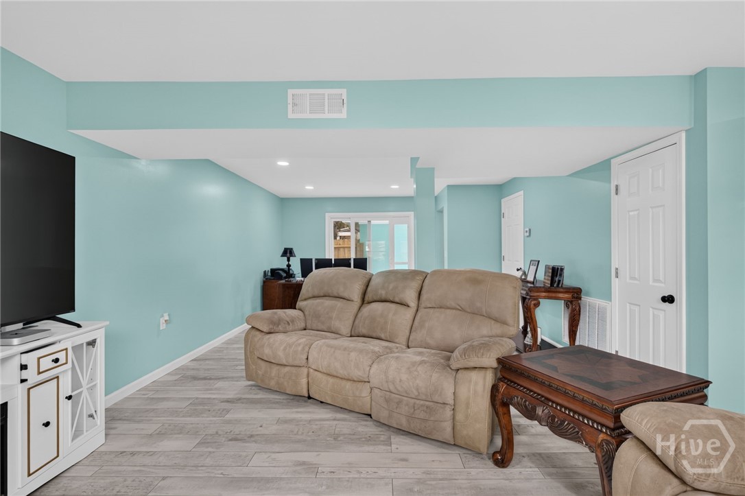 303 3rd Street Property Photo 6