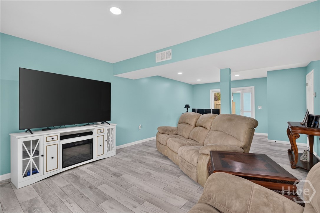 303 3rd Street Property Photo 7
