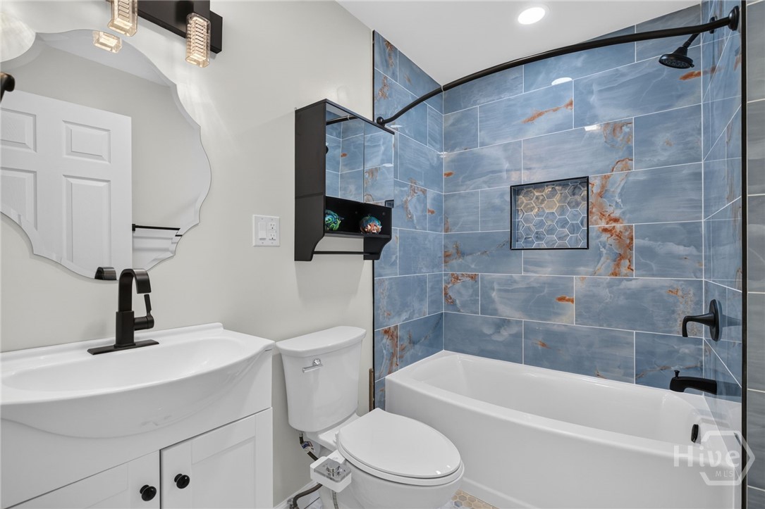 303 3rd Street Property Photo 28