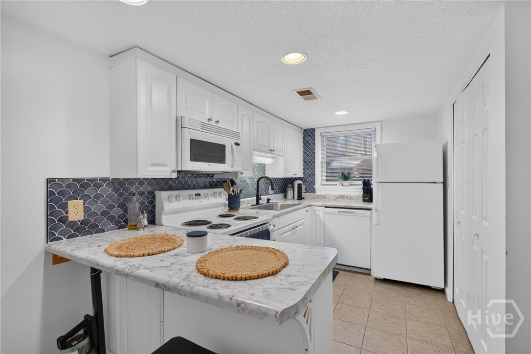 303 3rd Street Property Photo 45