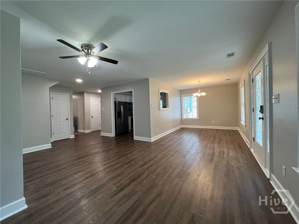 826 E 33rd Street Property Photo 5