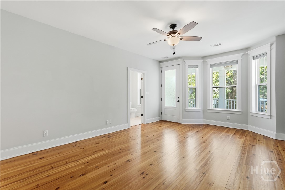 766 E Park Avenue Property Photo 16
