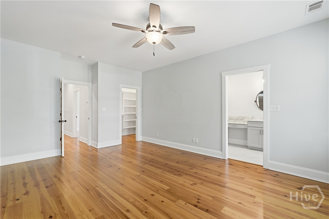 766 E Park Avenue Property Photo 17