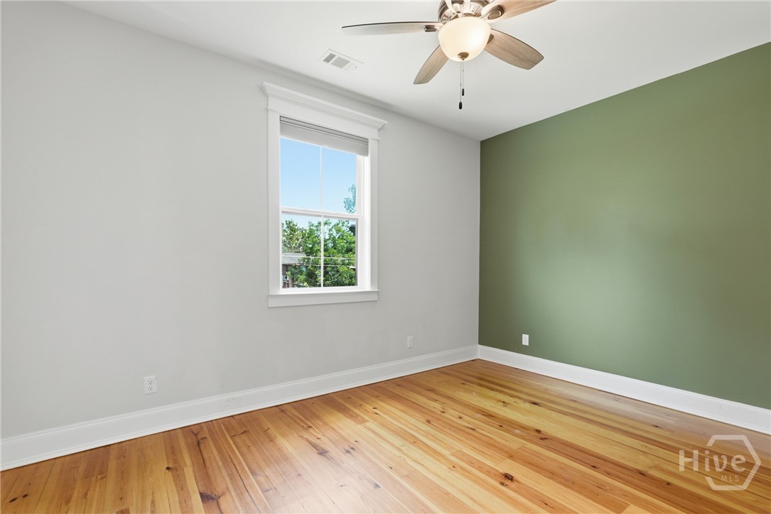 766 E Park Avenue Property Photo 24