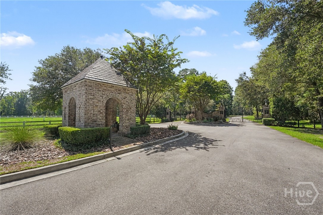 1071 Bridle Path Boulevard Property Photo 8
