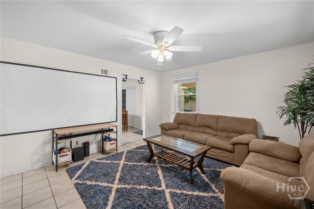 527 Red Oak Drive Property Photo 8
