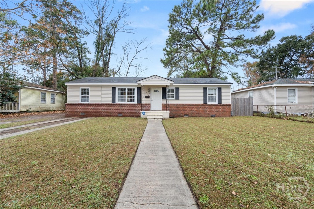 325 Manor Drive Property Photo 1