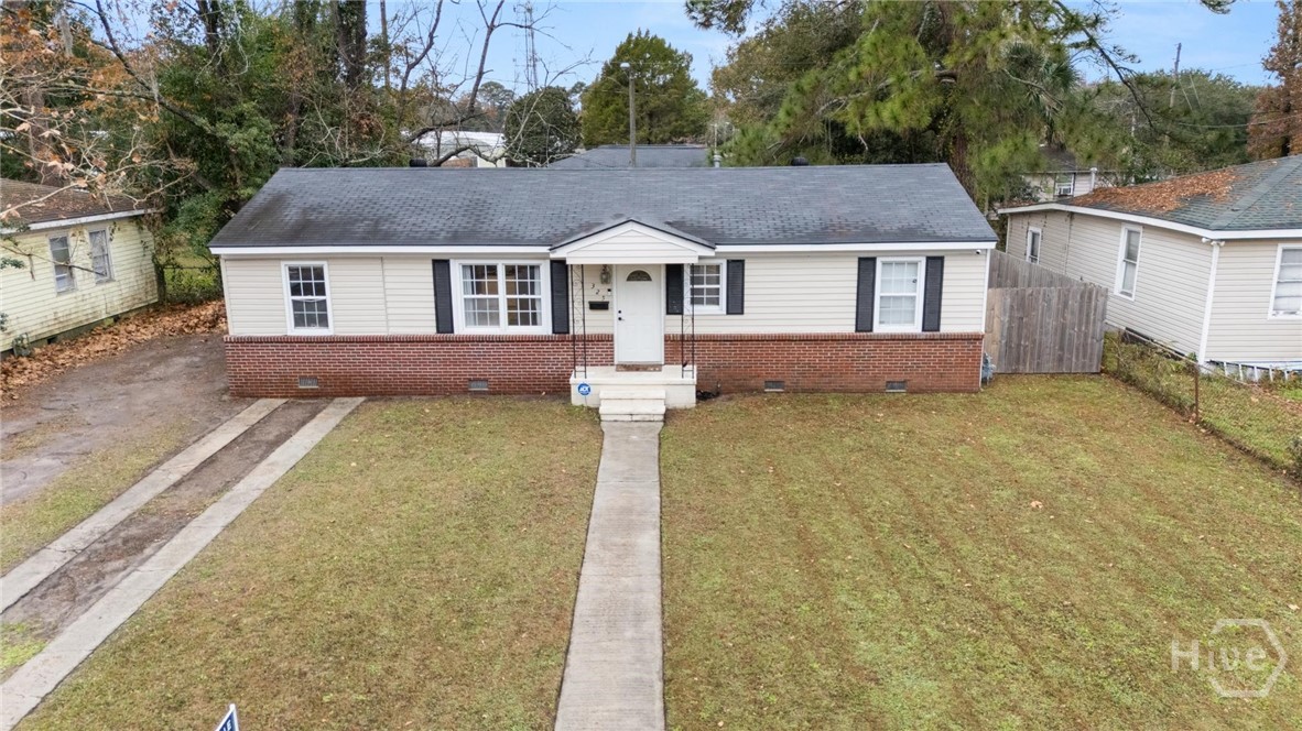 325 Manor Drive Property Photo 2