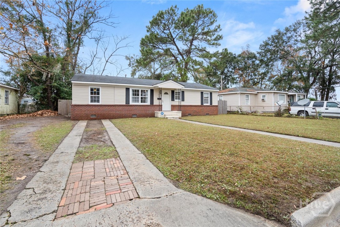 325 Manor Drive Property Photo 3