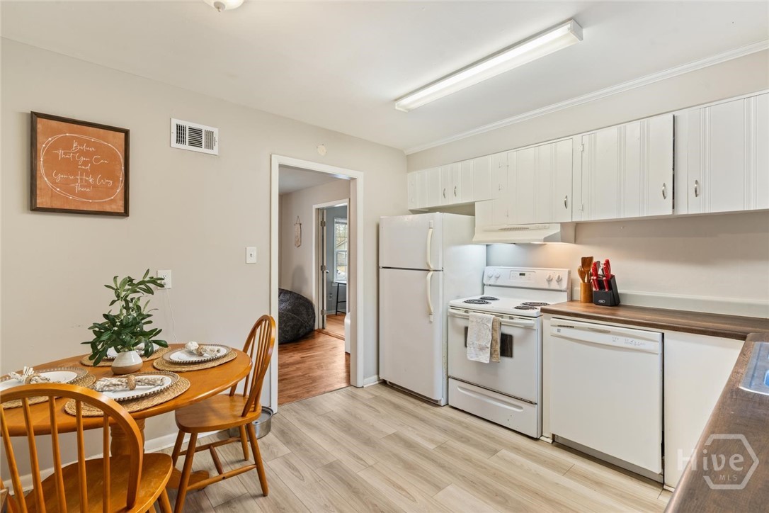 325 Manor Drive Property Photo 17