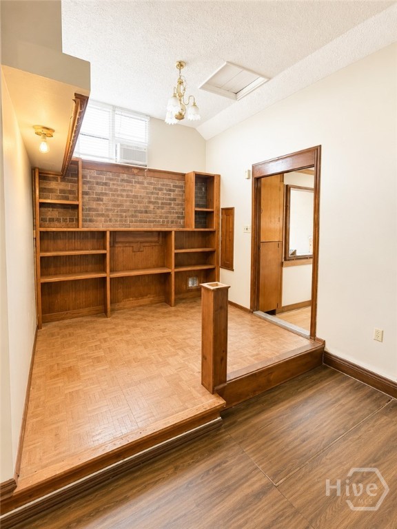 2903 W Bay Street 2 Property Photo 8