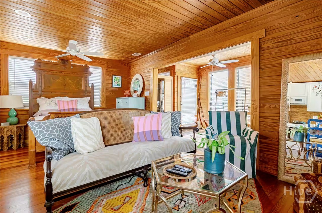 2411 Texas Avenue Property Photo 4