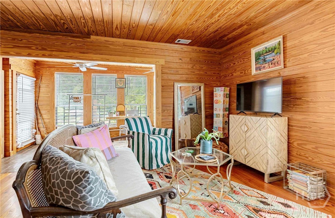 2411 Texas Avenue Property Photo 7