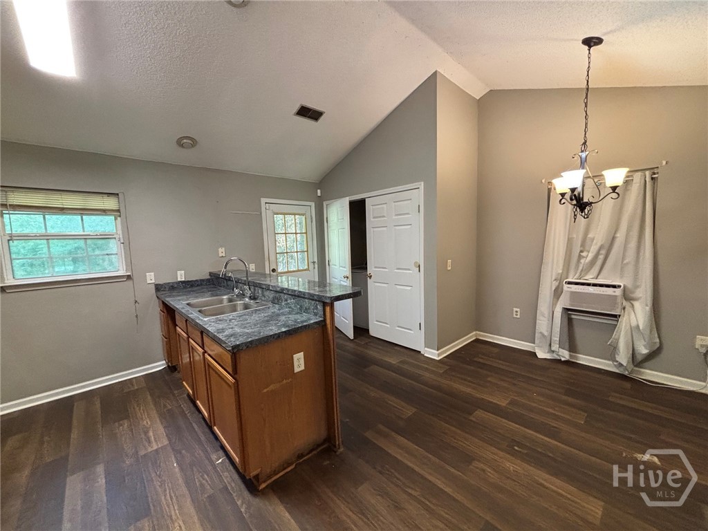 405 Shadowbrook Circle Property Photo 8
