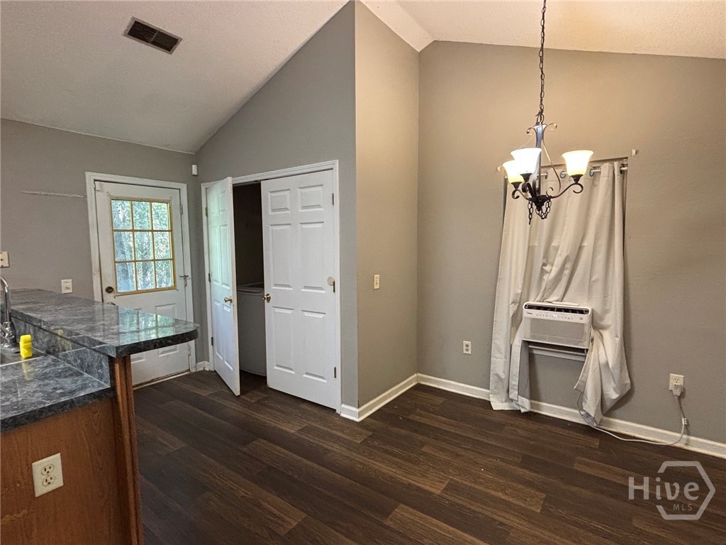 405 Shadowbrook Circle Property Photo 9
