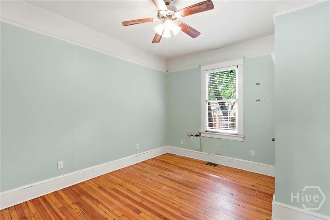402 E 38th Street Property Photo 25