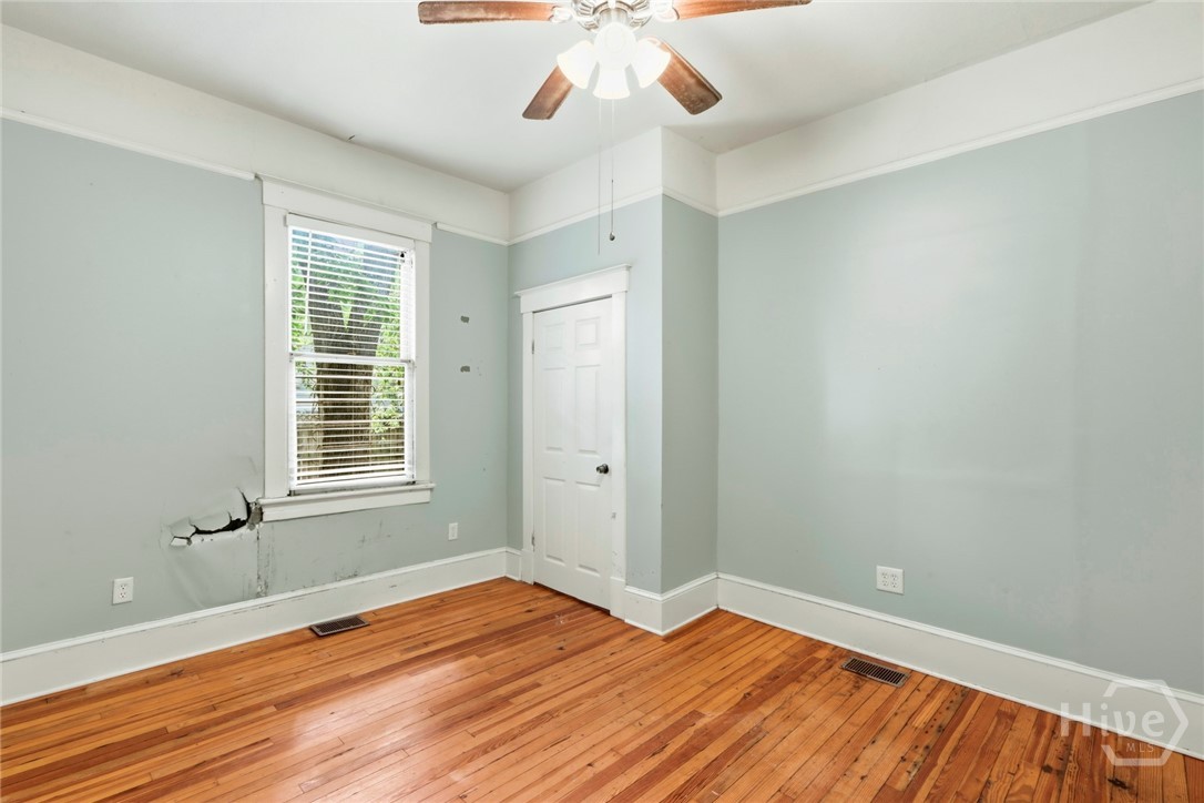 402 E 38th Street Property Photo 26