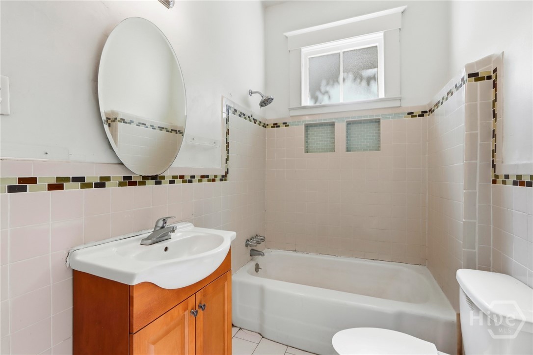 402 E 38th Street Property Photo 28