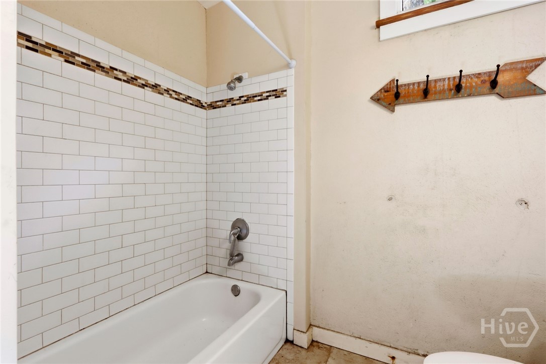 402 E 38th Street Property Photo 43