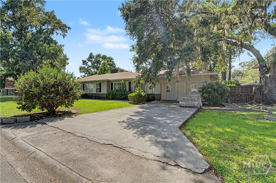4747 Oakview Drive Property Photo 4