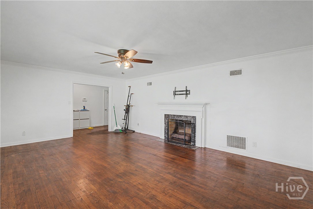 4747 Oakview Drive Property Photo 8