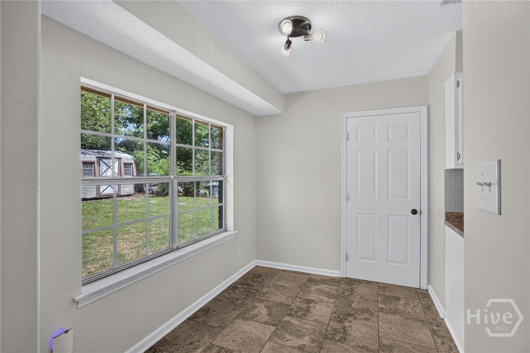 916 Mill Drive Property Photo 14