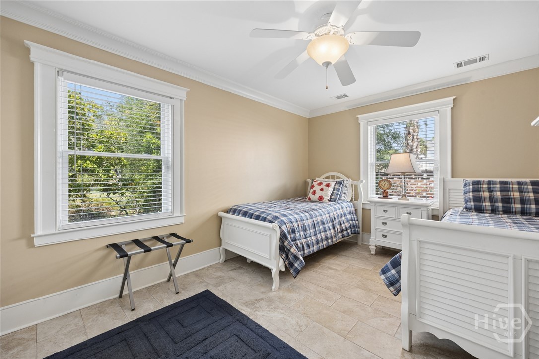 10 8th Street Property Photo 11
