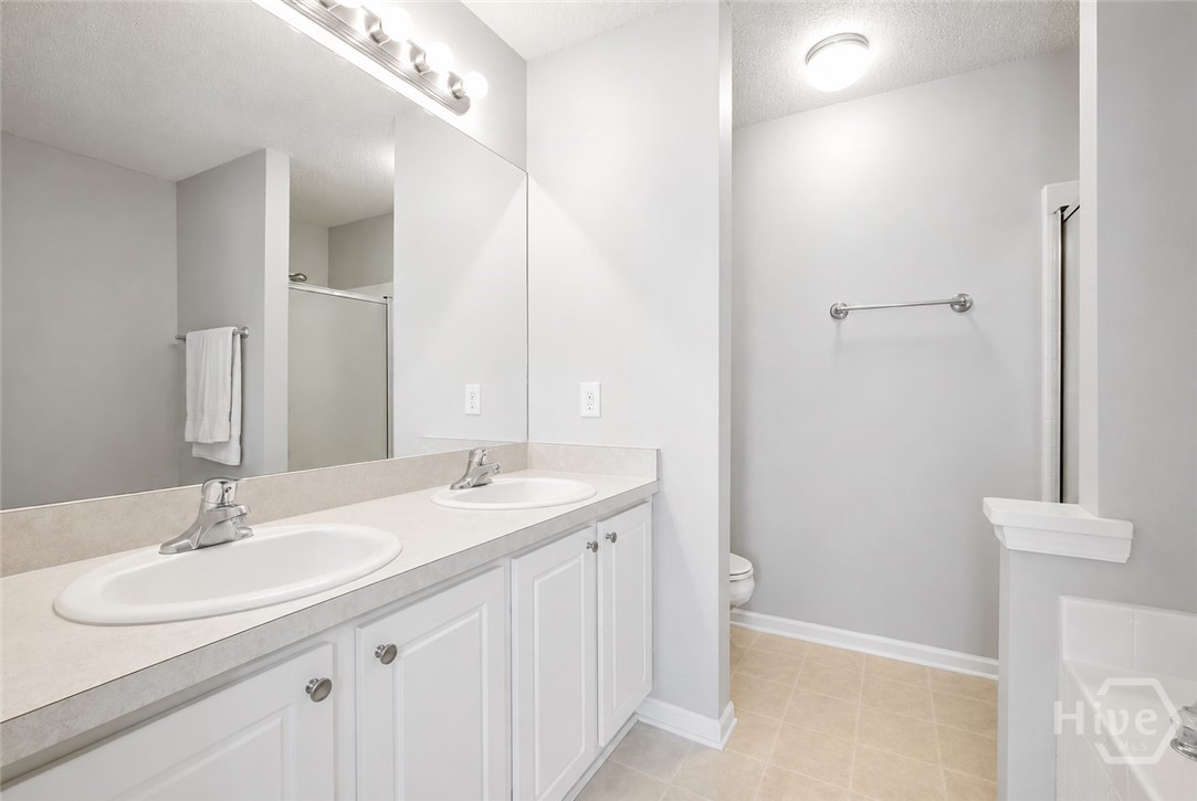 777 King George Boulevard 38 Property Photo 22