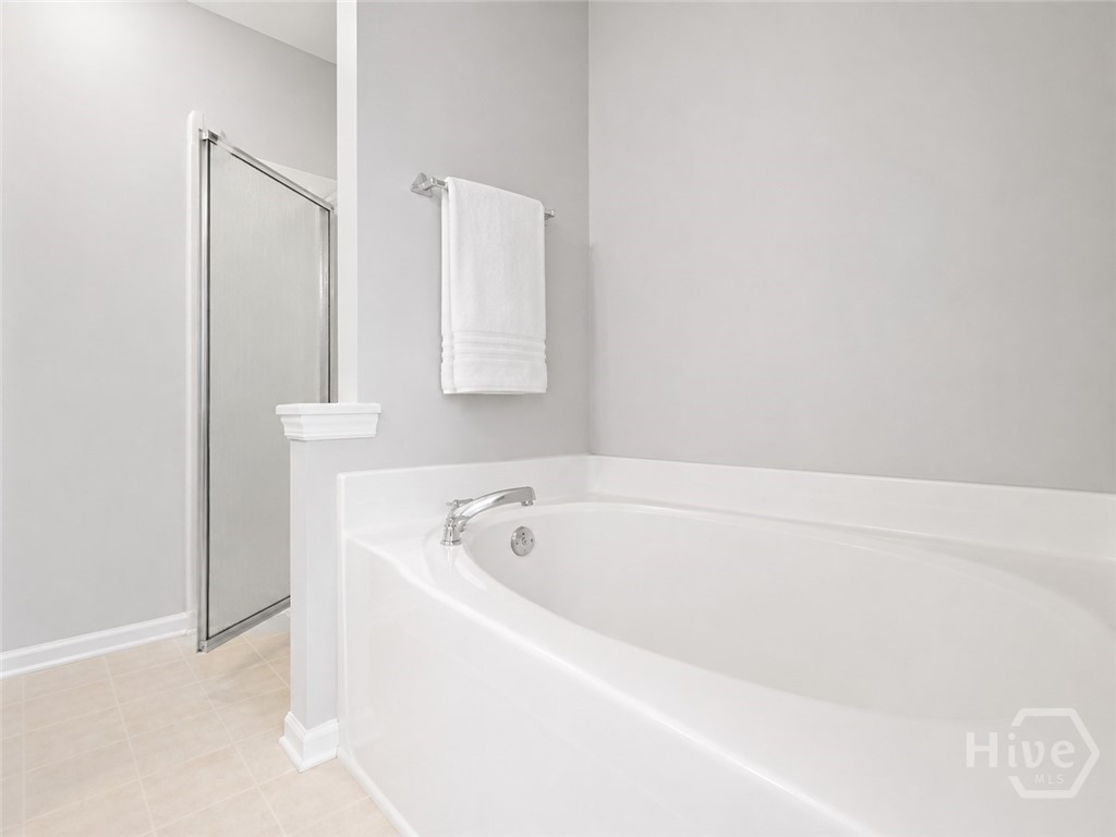 777 King George Boulevard 38 Property Photo 23