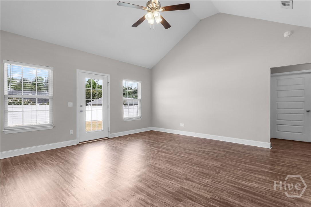 7021 White Pine Avenue Property Photo 8