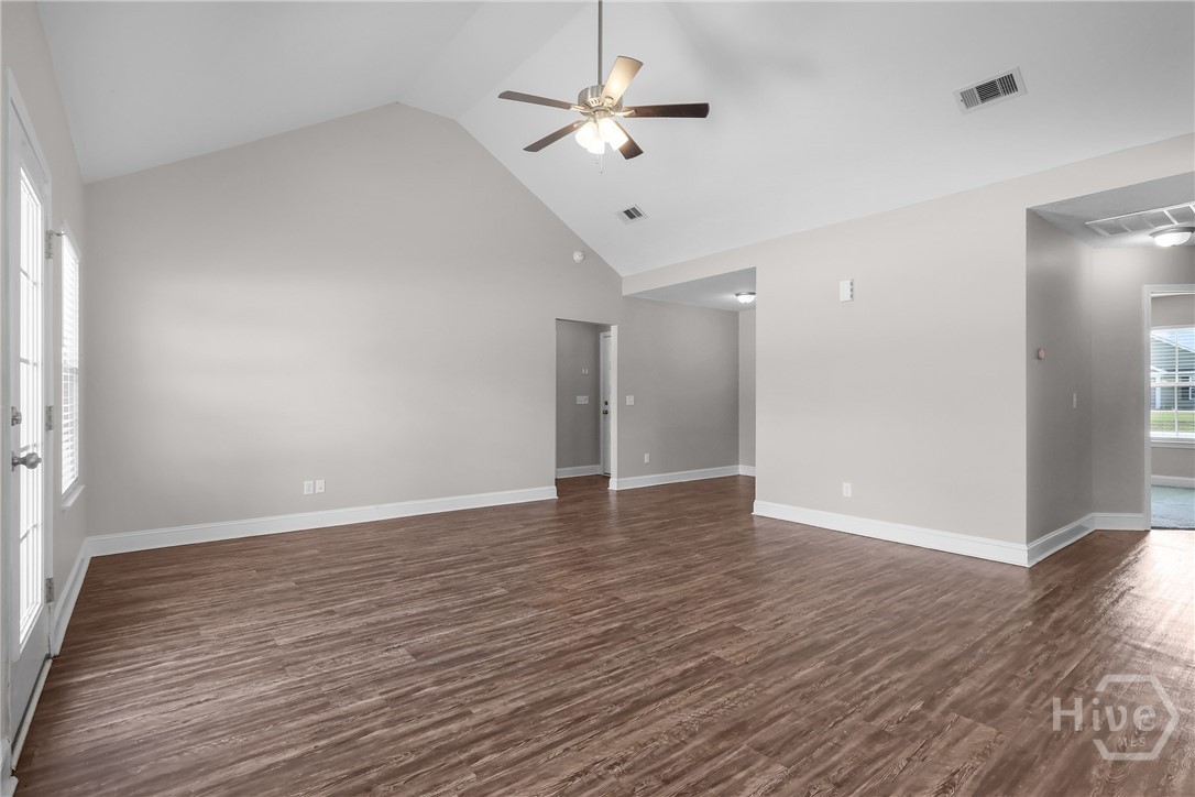 7021 White Pine Avenue Property Photo 9