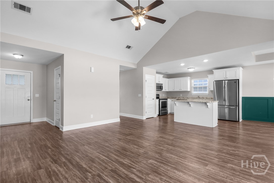 7021 White Pine Avenue Property Photo 11