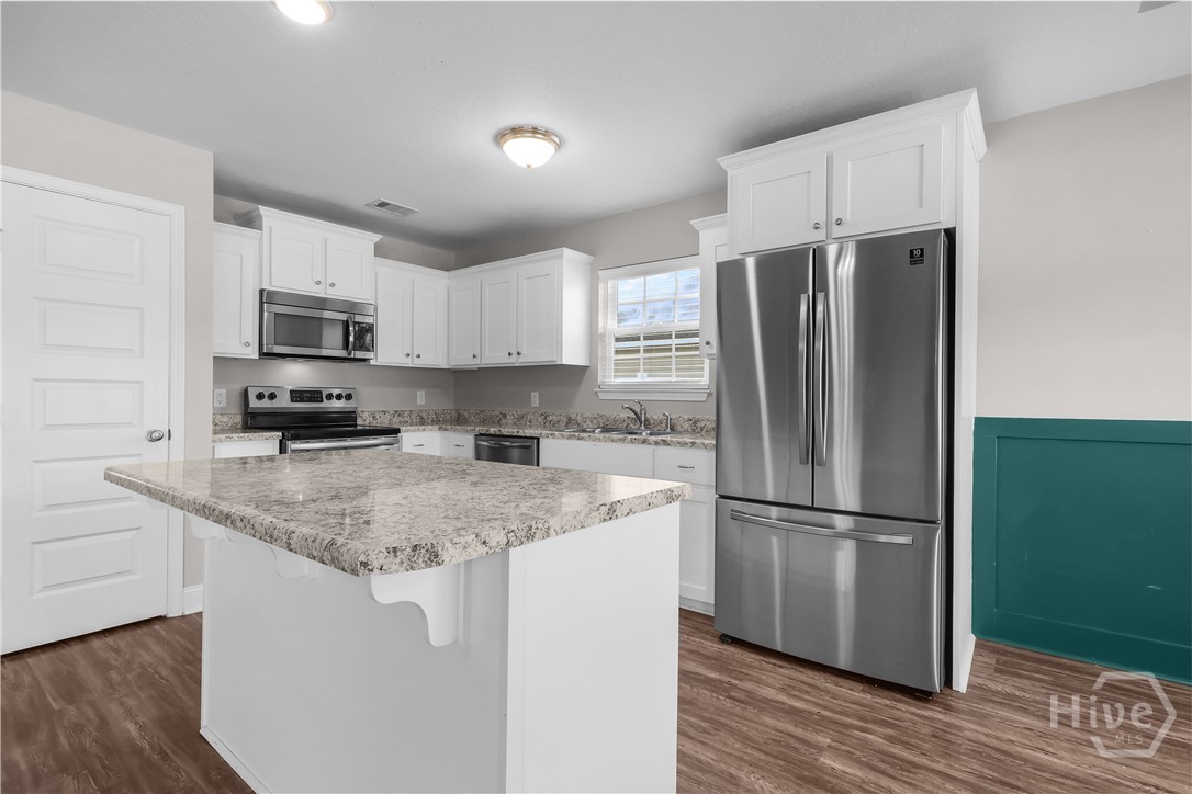 7021 White Pine Avenue Property Photo 13