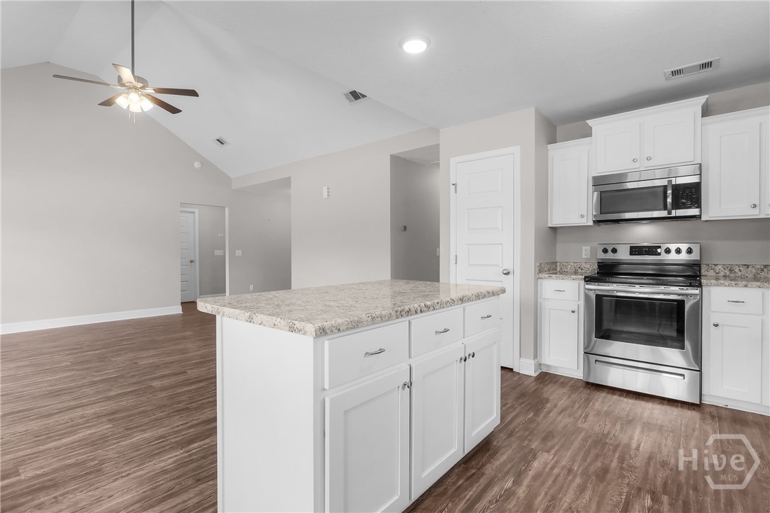 7021 White Pine Avenue Property Photo 14