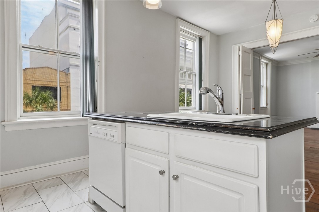 227 W Broughton Street 3 Property Photo 17