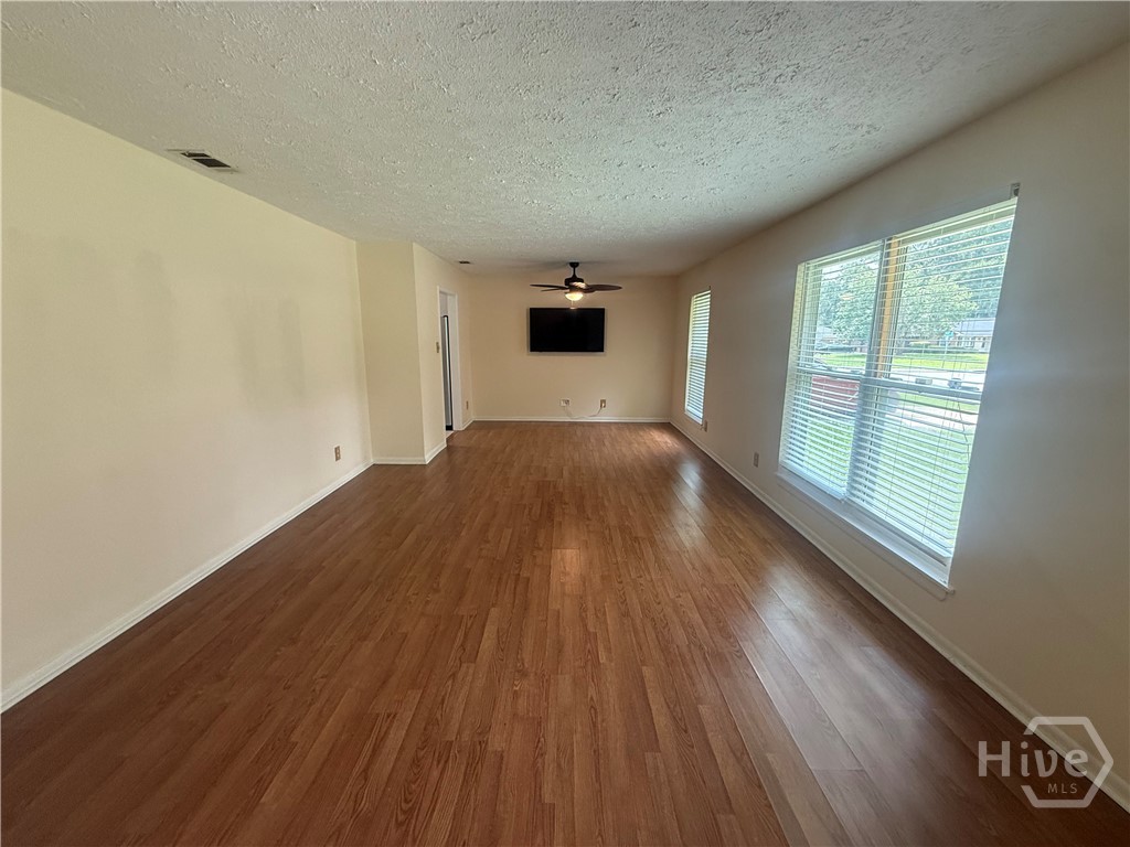 10708 Egmont Road Property Photo 3