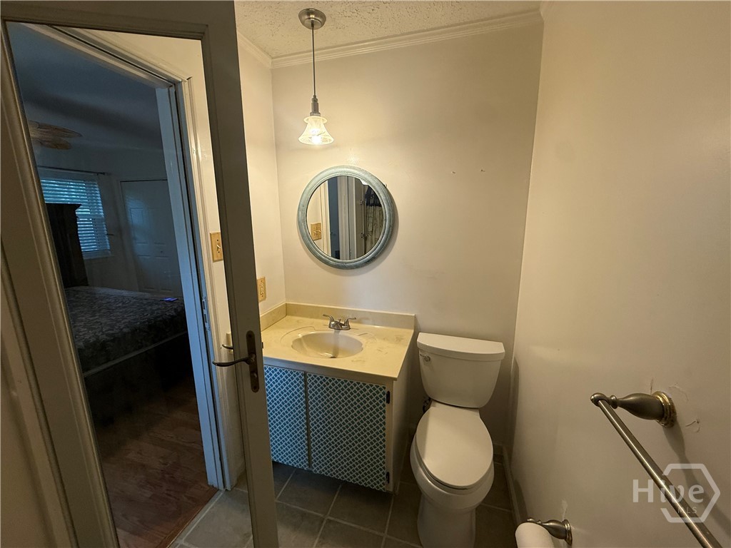 10708 Egmont Road Property Photo 12
